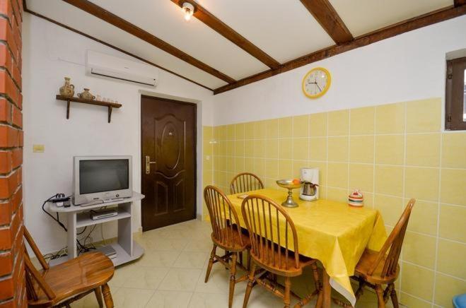 Apartments With A Parking Space Brela, Makarska - 11552 外观 照片